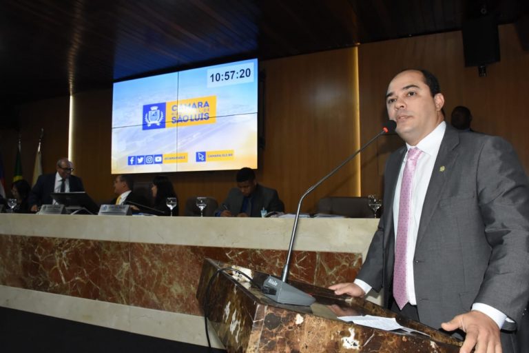 Estevão Aragão aponta contradição em parcelamento de dívida com empresa de lixo