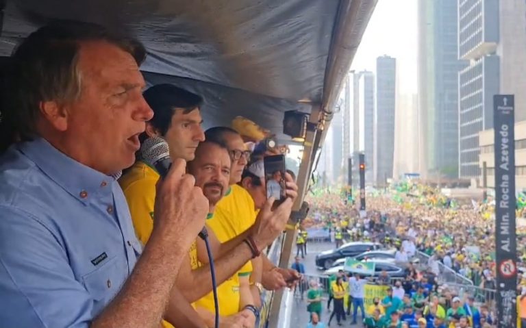 Cristãos estão ‘adorando’ um outro Messias no Brasil