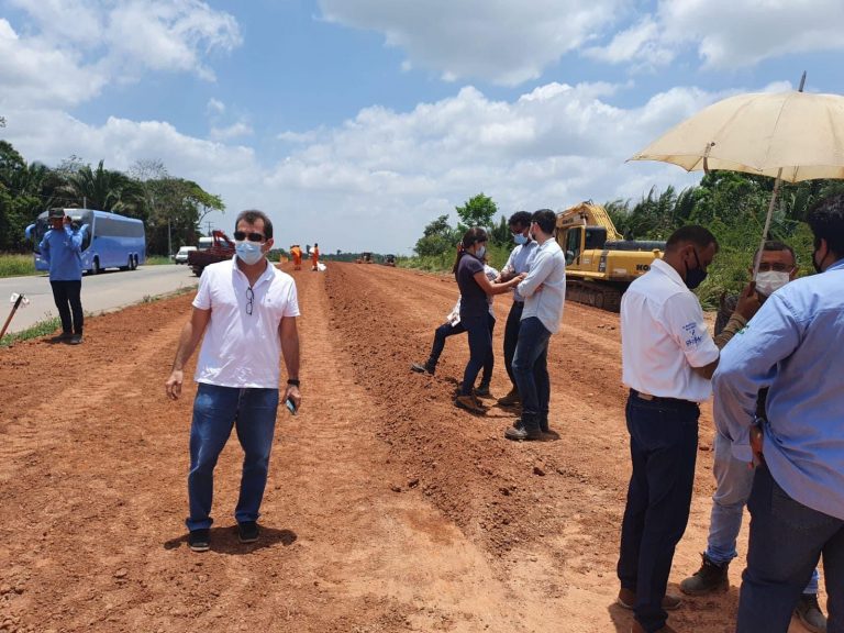 Dr. Hilton Gonçalo visita obra de duplicação da BR-135 entre Bacabeira e Santa Rita