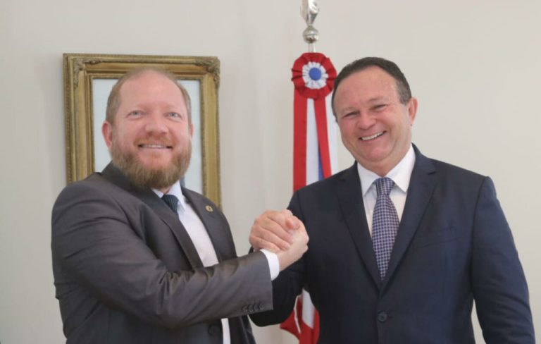 Conforme antecipou o blog, Othelino Neto declara apoio à pré-candidatura de Brandão