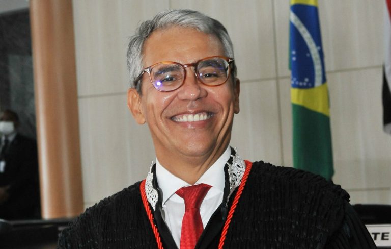 Presidente do TJ pode assumir governo no lugar de Brandão com impedimento de Othelino Neto