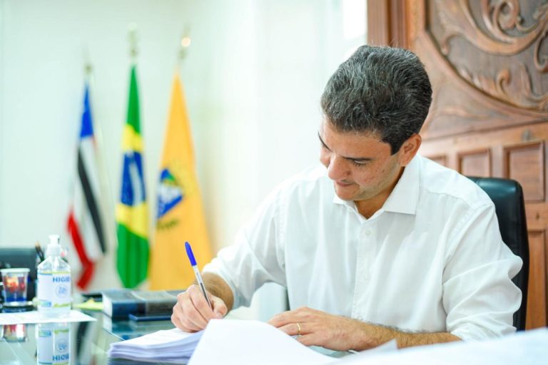 Reajuste no piso salarial dos professores que Braide propôs exclui docentes de nível superior