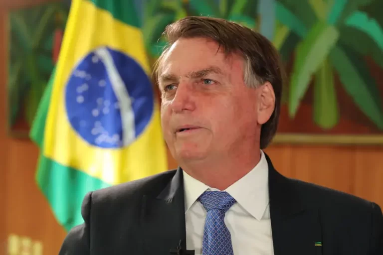 Bolsonaro já não esconde aflição com as eleições 2022