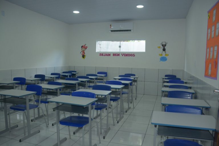 Eudes Barros entrega escolas na Vila Bom Viver e Pirâmide reformadas, ampliadas e climatizadas
