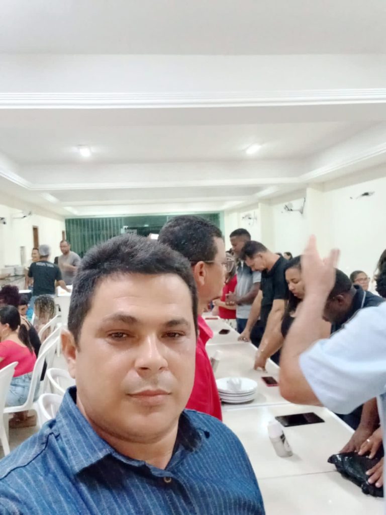 Pastor James Costa reúne lideranças evangélicas em confraternização