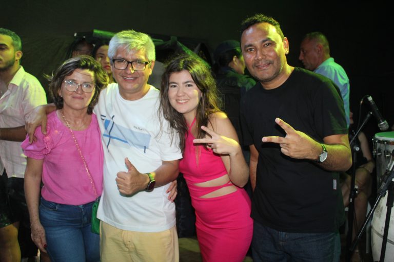 Prefeito Eudes Barros é consagrado como defensor dos artistas da Raposa, após sucesso no Carnaval
