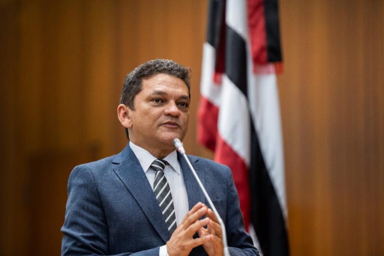 Deputado reclama de deficiência do serviço das operadoras de telefonia móvel