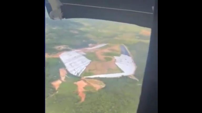 Avião com banda de Tierry faz pouso de emergência em São Luís após proteção se soltar