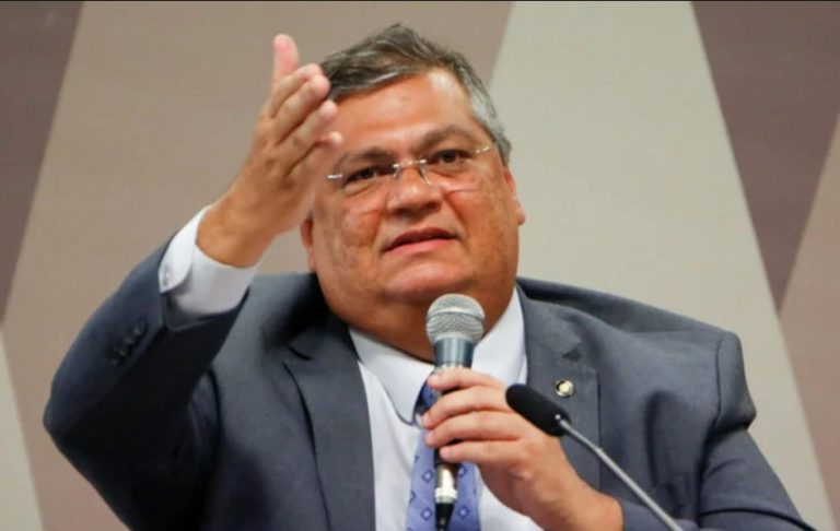 Flávio Dino foi quem mais utilizou voos da FAB nos fins de semana