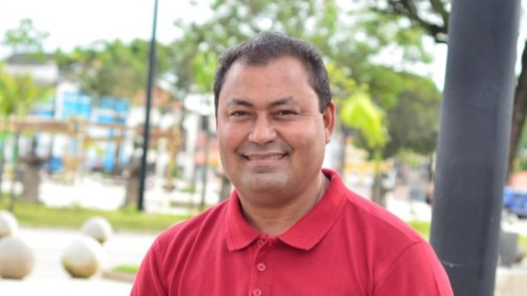 Justiça suspende sessão que pretendia pedir a cassação do prefeito de Cândido Mendes