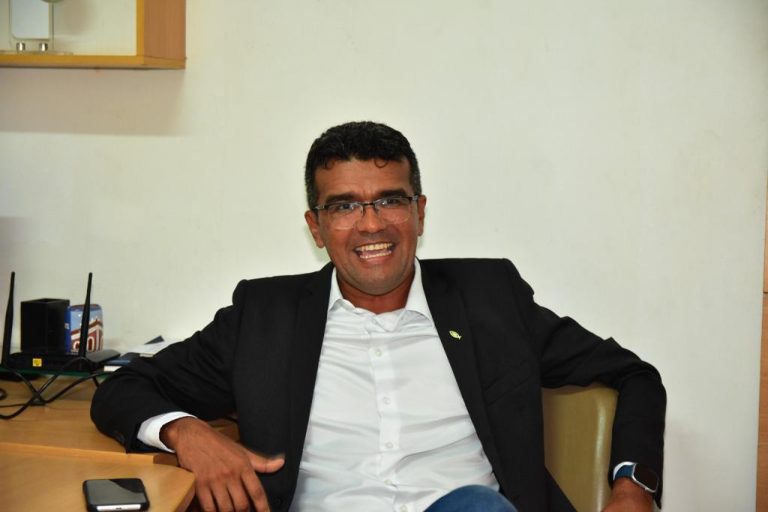 Proibição de ‘prefeito itinerante’ pode atingir Lahesio em São Luís