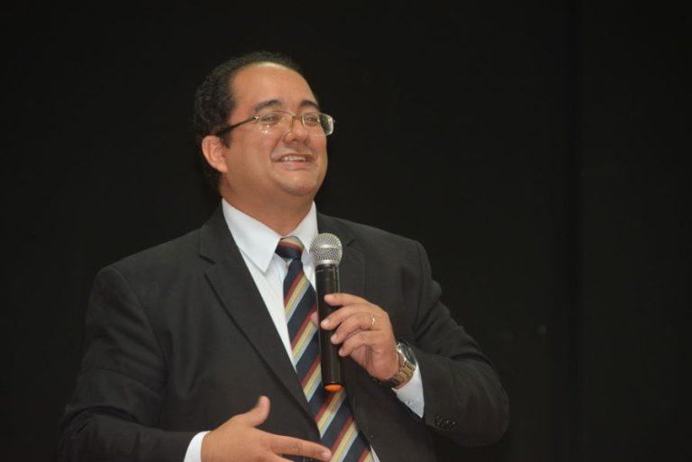 “Hegemonia da maioria não é o extermínio da minoria”, diz promotor sobre respeito à diversidade
