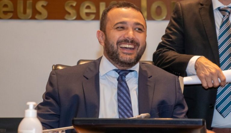 Em um mês, Joguinho do Tigre fez Yglésio crescer 2 vezes mais que o bolsonarismo em um ano
