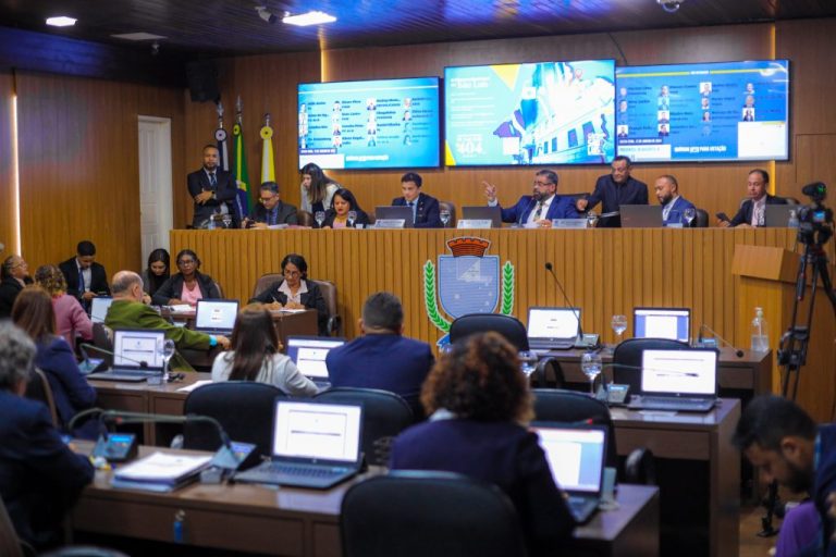 Câmara mantém maioria dos vetos à LDO, mas derruba limite para créditos suplementares