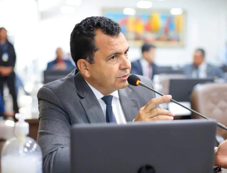Justiça suspende votação de parecer em processo contra vereador Domingos Paz