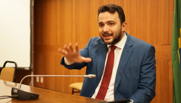 Mesmo sem trânsito em julgado da justa causa para desfiliação, Yglésio deixa o PSB no Maranhão