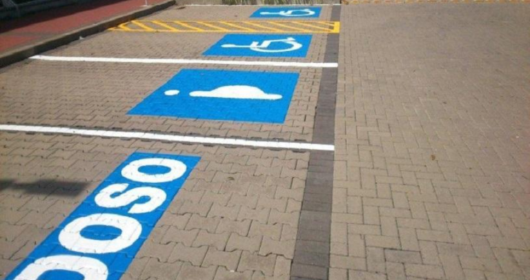 Projeto de lei propõe estacionamento rotativo em clínicas de fisioterapia