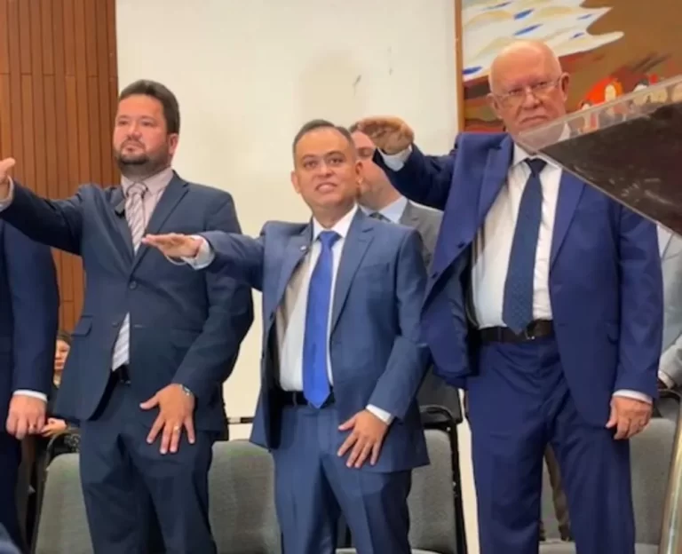 Em clima de otimismo, quatro novos deputados tomam posse na Assembleia
