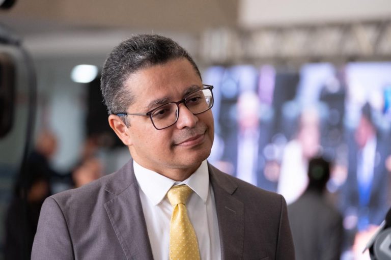 PSB tem até hoje para se manifestar sobre desfiliação de Carlos Lula