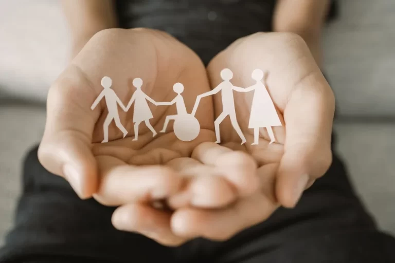 Projeto cria política para assegurar assistência a famílias atípicas