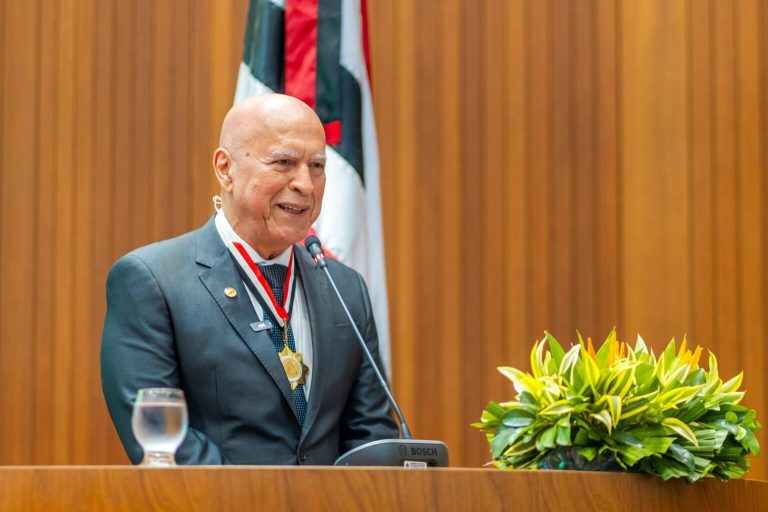 “Honrado e orgulhoso”, diz fundador da Psiu ao receber homenagem da Assembleia Legislativa