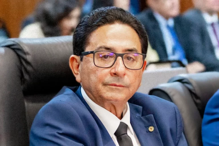 Deputado ‘dribla’ Assembleia Legislativa para não ser notificado sobre cassação