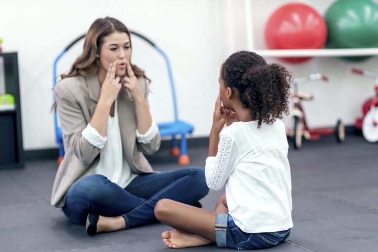 MA aprova lei que fortalece direitos às crianças com apraxia de fala na infância
