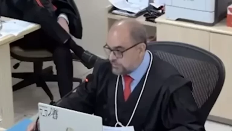 Desembargador causa polêmica ao afirmar que autismo é mina de dinheiro