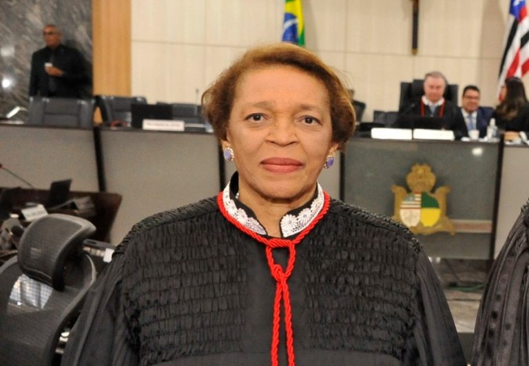 “Não ficam até depois das 18h”, diz desembargadora sobre concursados