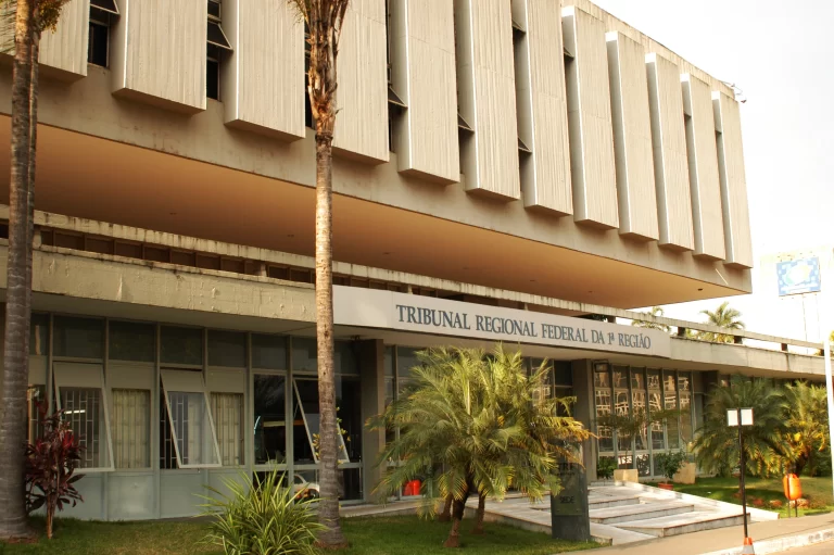 TRF1 responsabiliza União por falta de vacina no Maranhão