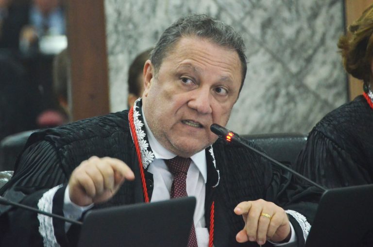 TJ/MA decide negar liminar de deputado contra secretário