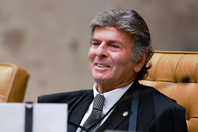Fux cancela destaque e STF tem maioria por critério etário