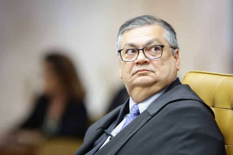 Flávio Dino garante silêncio a convocado pela CPMI do INSS
