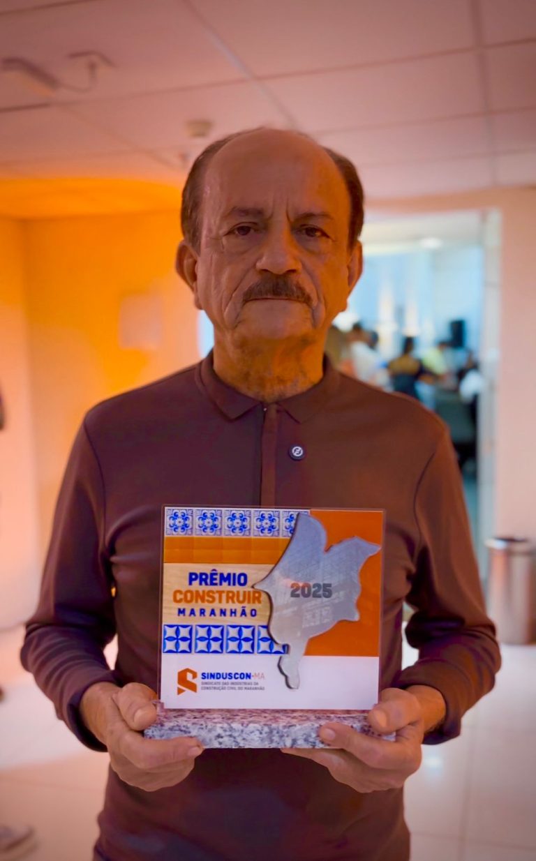 Dr. Julinho recebe Prêmio Construir 2025 da SINDUSCON