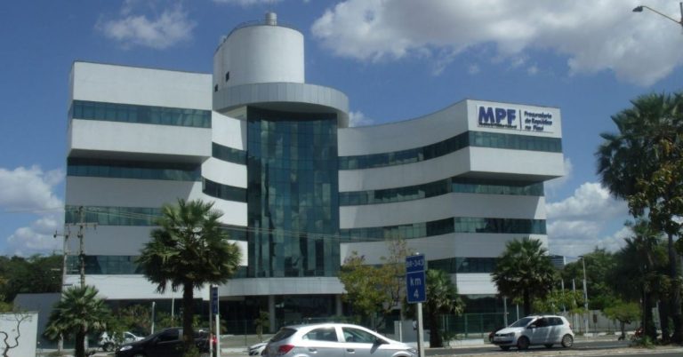 MPF investiga faculdades por irregularidades em diplomas
