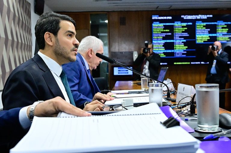 CCJ sabatina Jorge Messias, indicado para ministro do STF