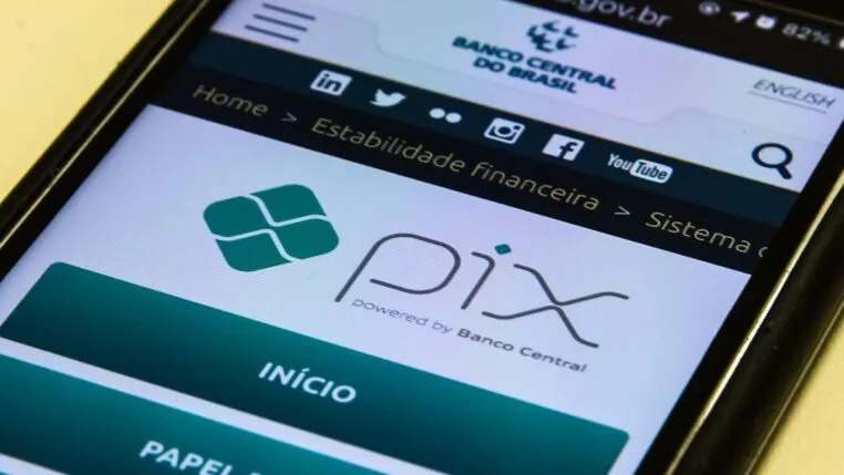 Incômodo com Pix brasileiro vira alvo de disputa tecnológica