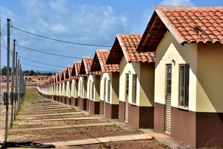 TRE proíbe Braide de participar da entrega de casas da União