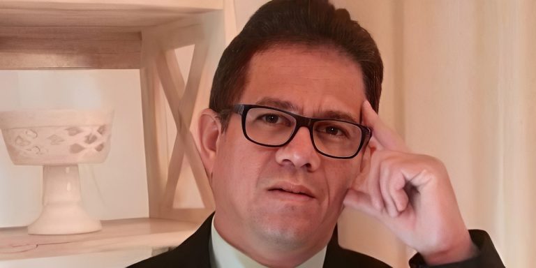 Candidato ‘dorme’ senador e ‘acorda’ deputado federal
