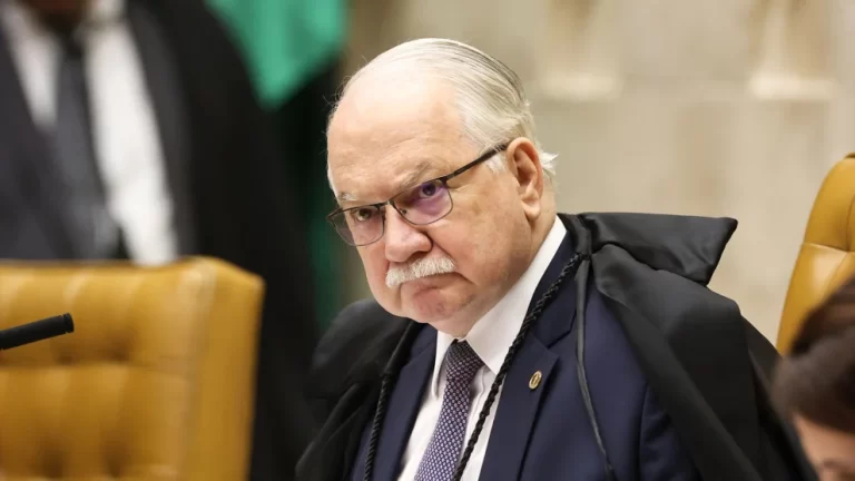 Fachin solicita a retirada de sigilo do caso Master no STF