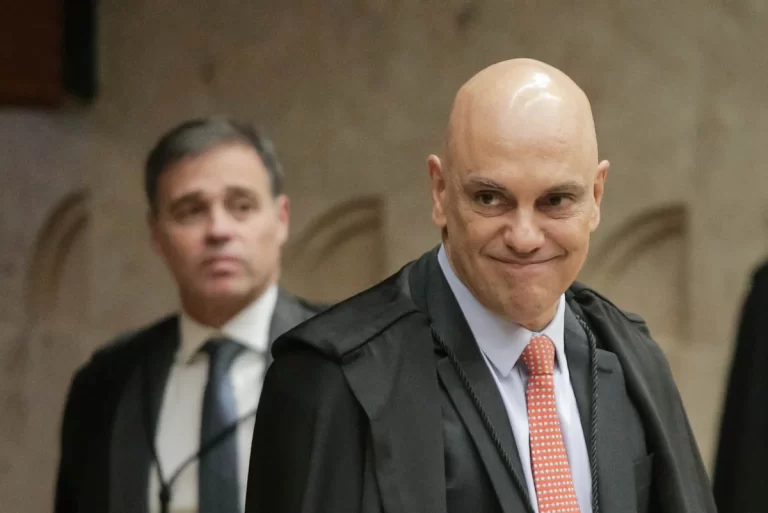 Moraes vê “vingança” em ação de Mendonça e nega crime