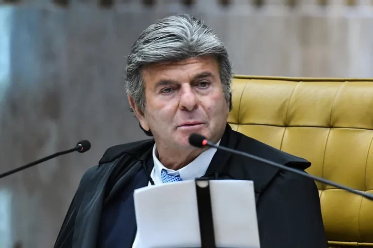 Fux pede vista em julgamento sobre inquéritos do MA no STF
