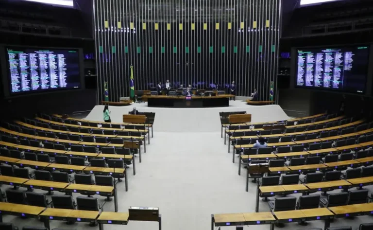 Regra das sobras eleitorais volta a ser alvo de ação